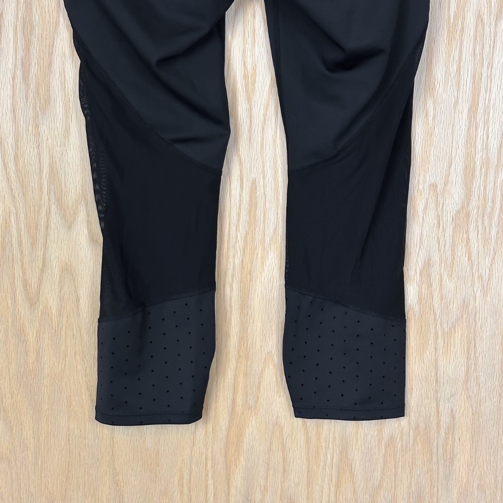 Athleta Laser Mesh Sonar Capri - Picture 10 of 12